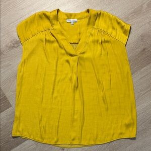 Maison d’ Amélie V Neck Satin Pleated Blouse Sz L